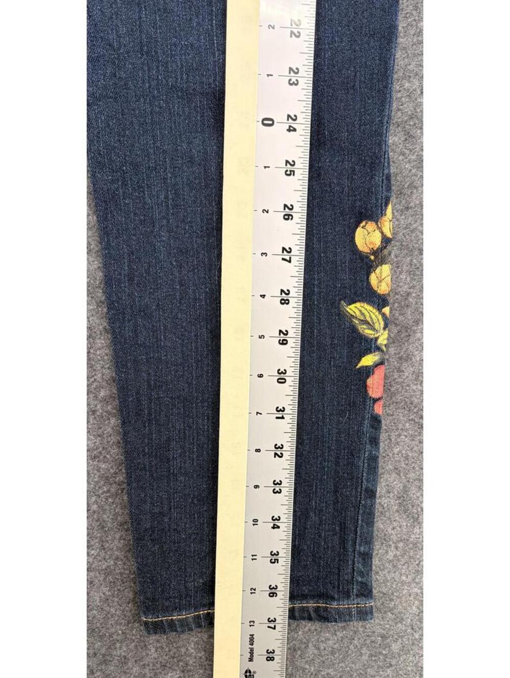 Du Jour‎ Floral Embroidered Distressed Denim Jeans Relaxed Fit Size US 8 - Picture 7 of 7